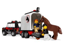 7635 - 4WD with Horse Trailer