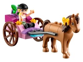 10726 - Stephanie's Horse Carriage