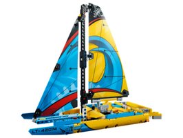 42074 - Racing Yacht