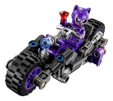 70902 - Catwoman™ Catcycle Chase